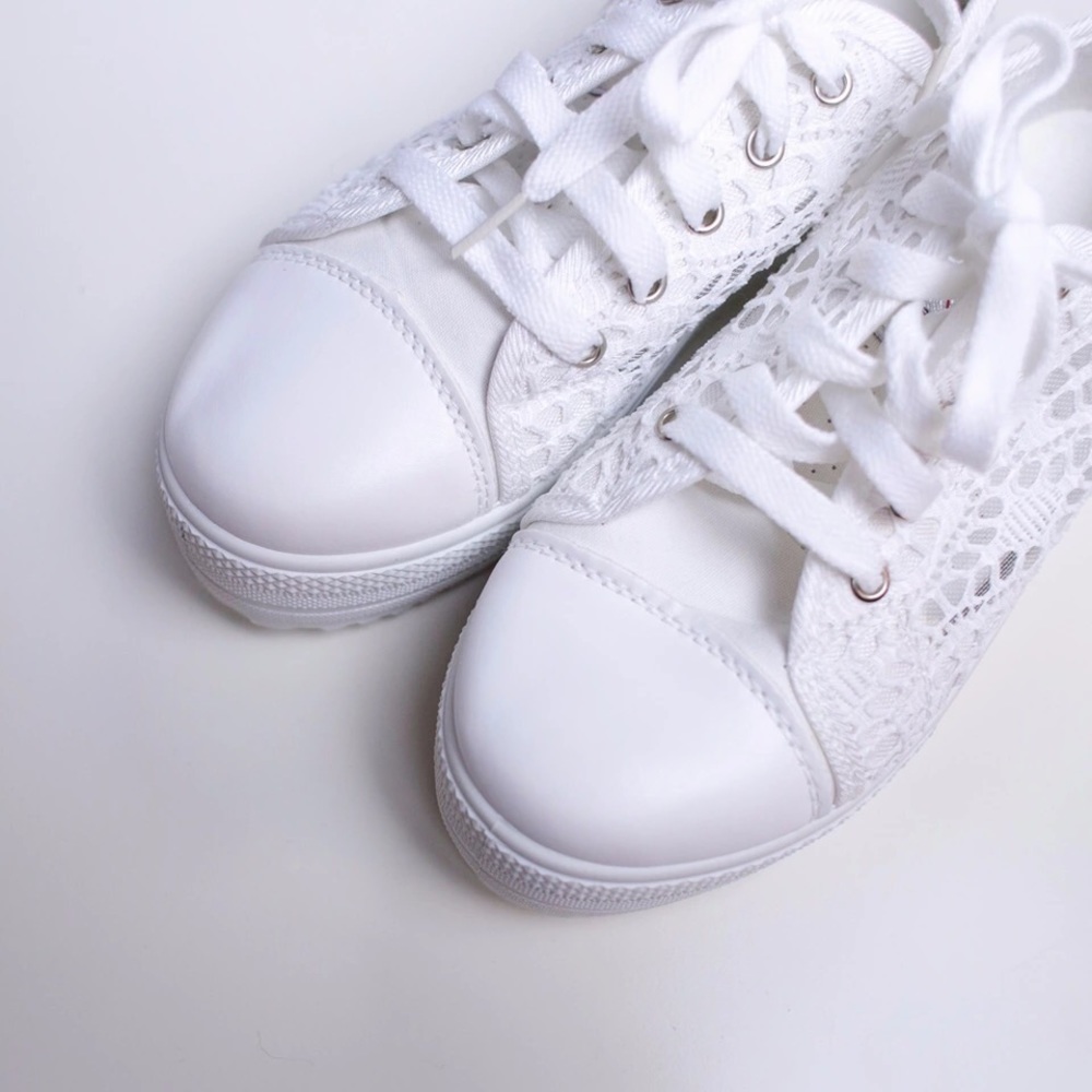 “Excuse Me While I Kiss The Sky” - Picture 7 of 8